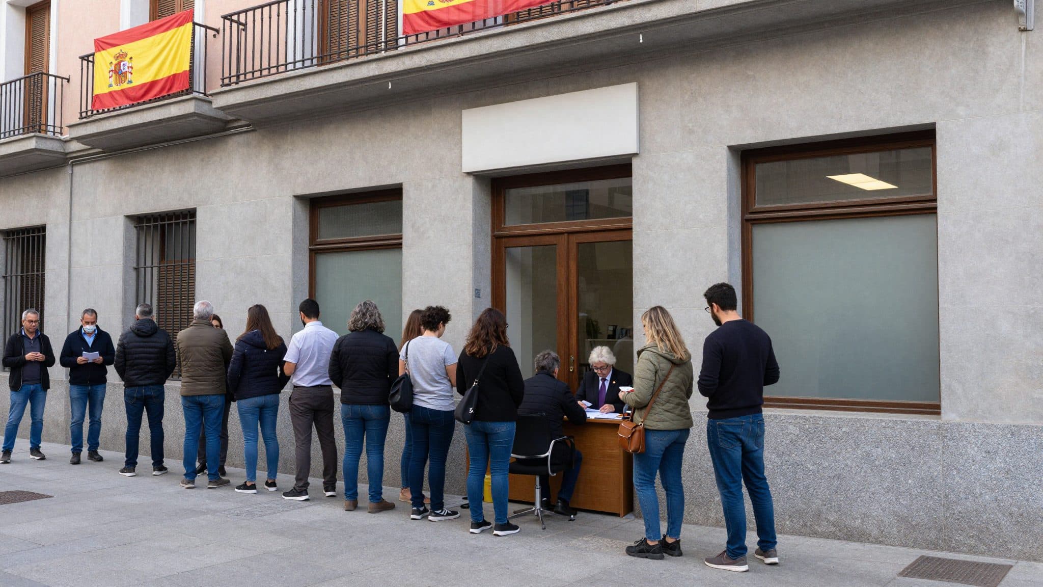 Spain's regularization program ends with 1.3 million applications – far more than expected
