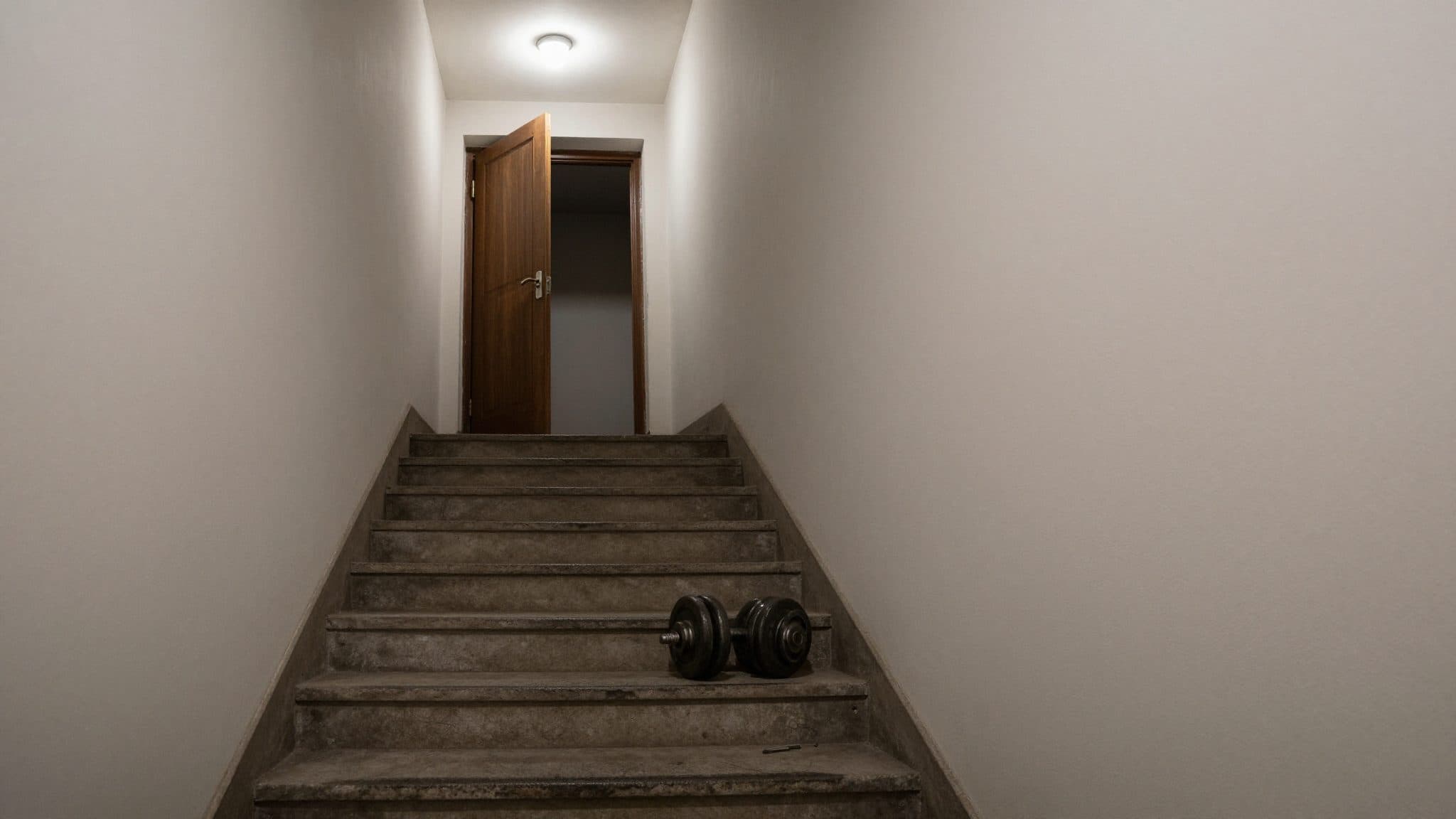 Dispute over noise in Vienna-Favoriten: 61-year-old strikes neighbor with weight plate