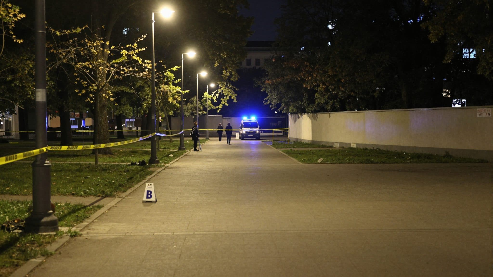 Knife-wielding man at Hamerlingplatz in Vienna: Police officer injured during arrest