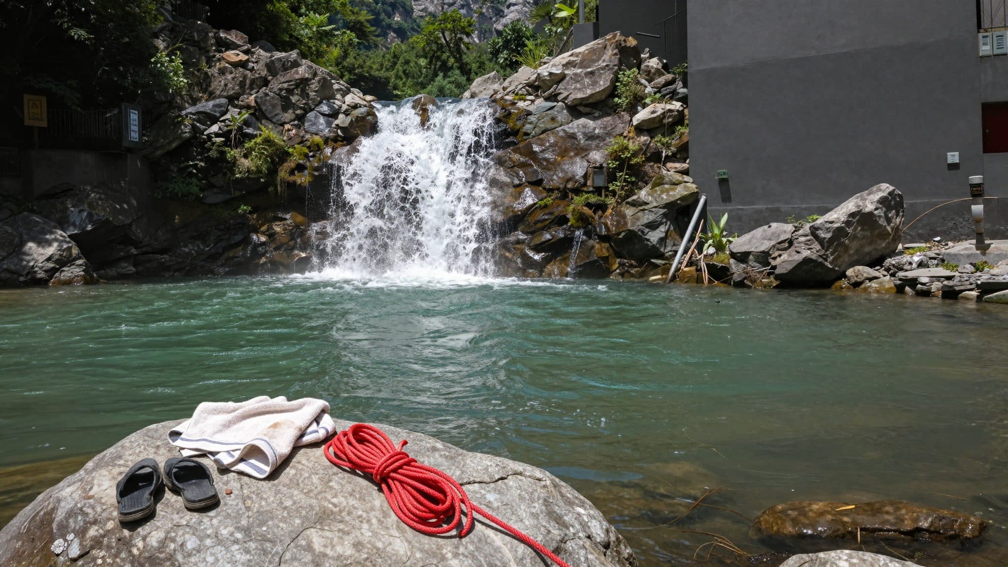 Two dead in swimming accident on the Ill in Bludenz – ten-year-old and 22-year-old die after jumping into waterfall