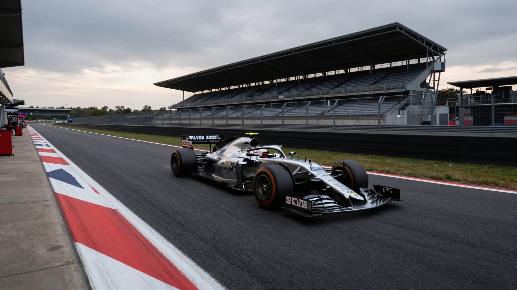 Silver Arrows on Record Hunt at Silverstone: Hamilton's Home Race, Russell's Tractor Dream and the Lego Parade