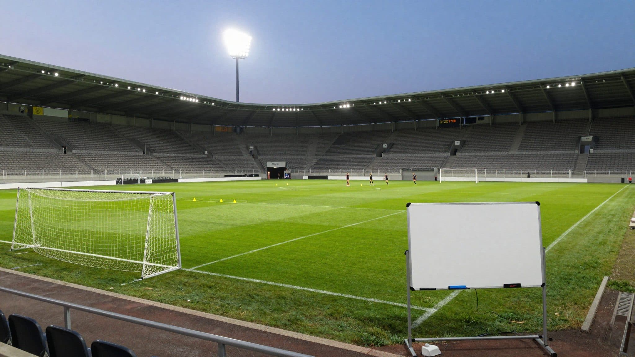 Karlsruher SC commits to clear strategy under coach Senft and targets a place in the Top 20