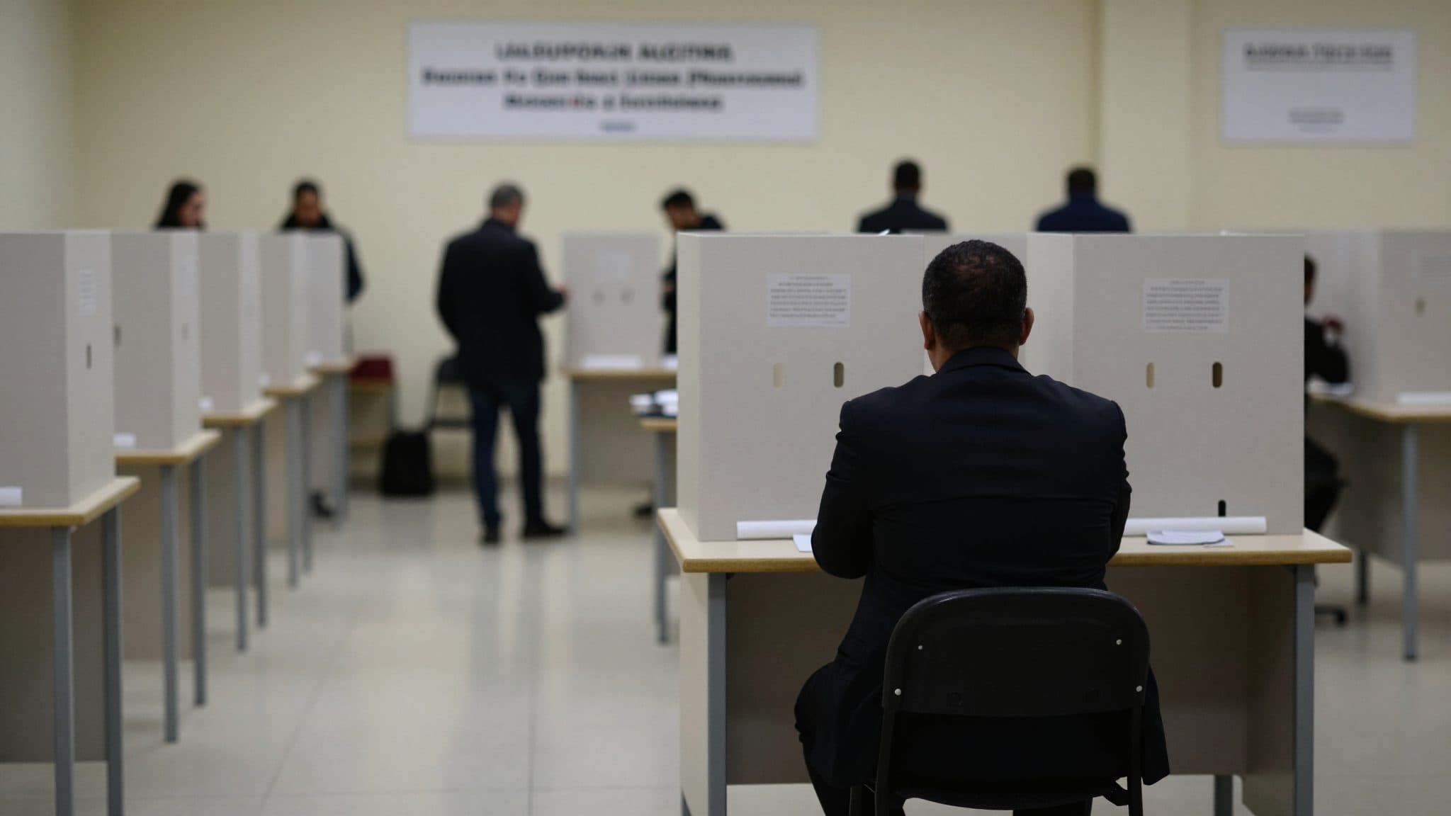 FLN wins parliamentary election in Algeria – turnout at historic low