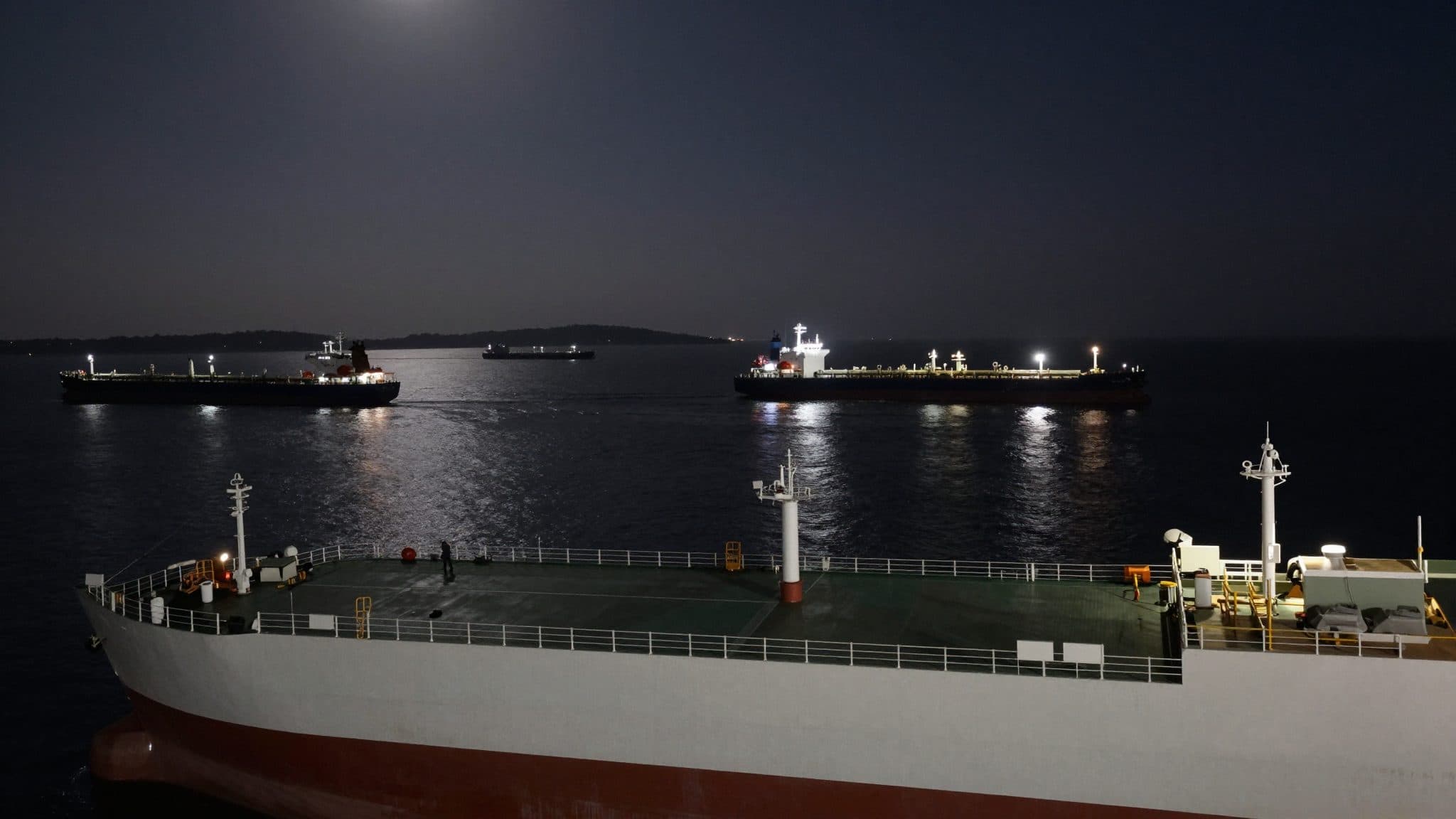US military launches attacks on Iran for third consecutive night