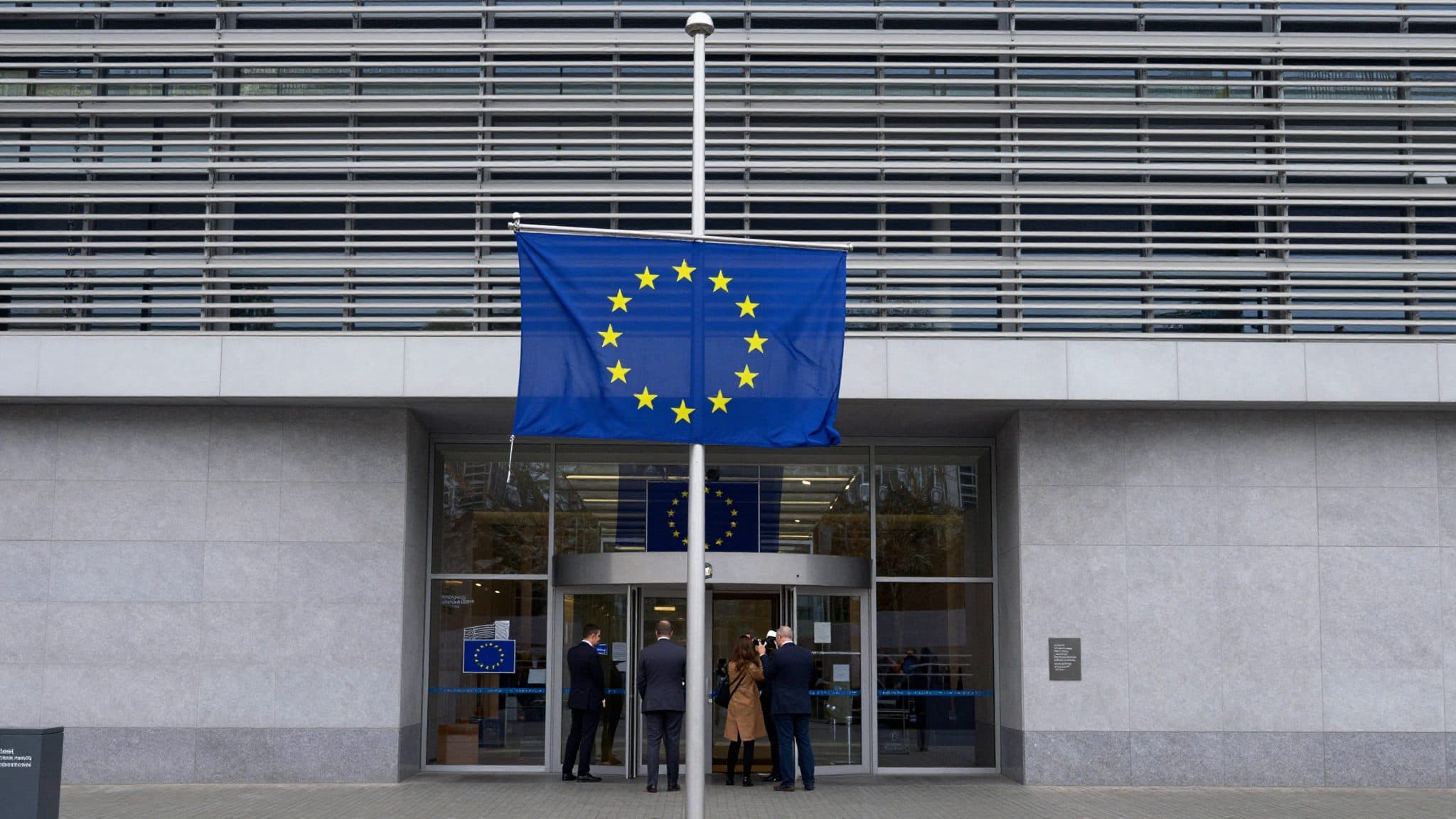 EU Commission rebukes Meta over addiction risks and threatens billions in fines