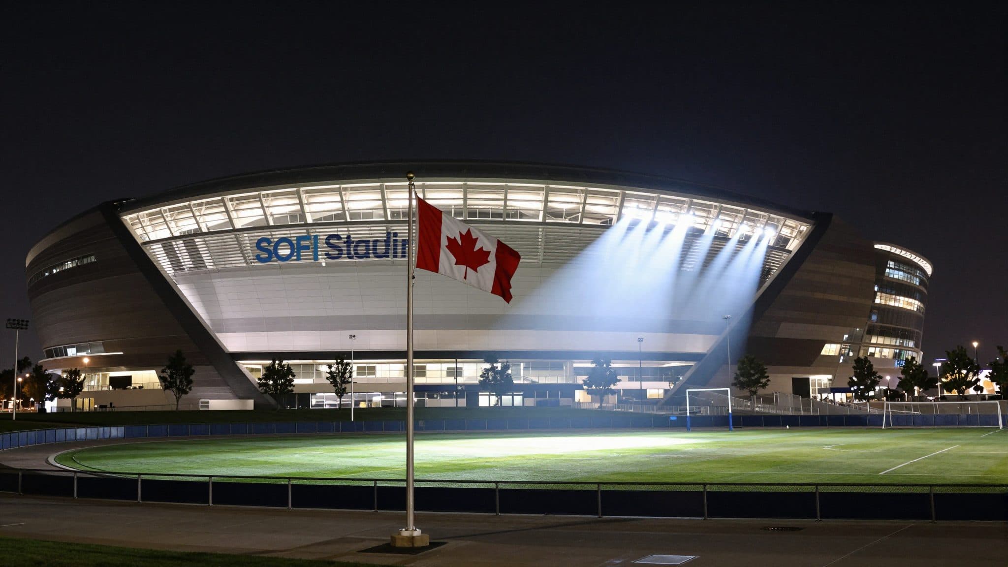 Eustaquio saves Canada at the death: 1:0 against South Africa sends co-hosts into the World Cup round of 16