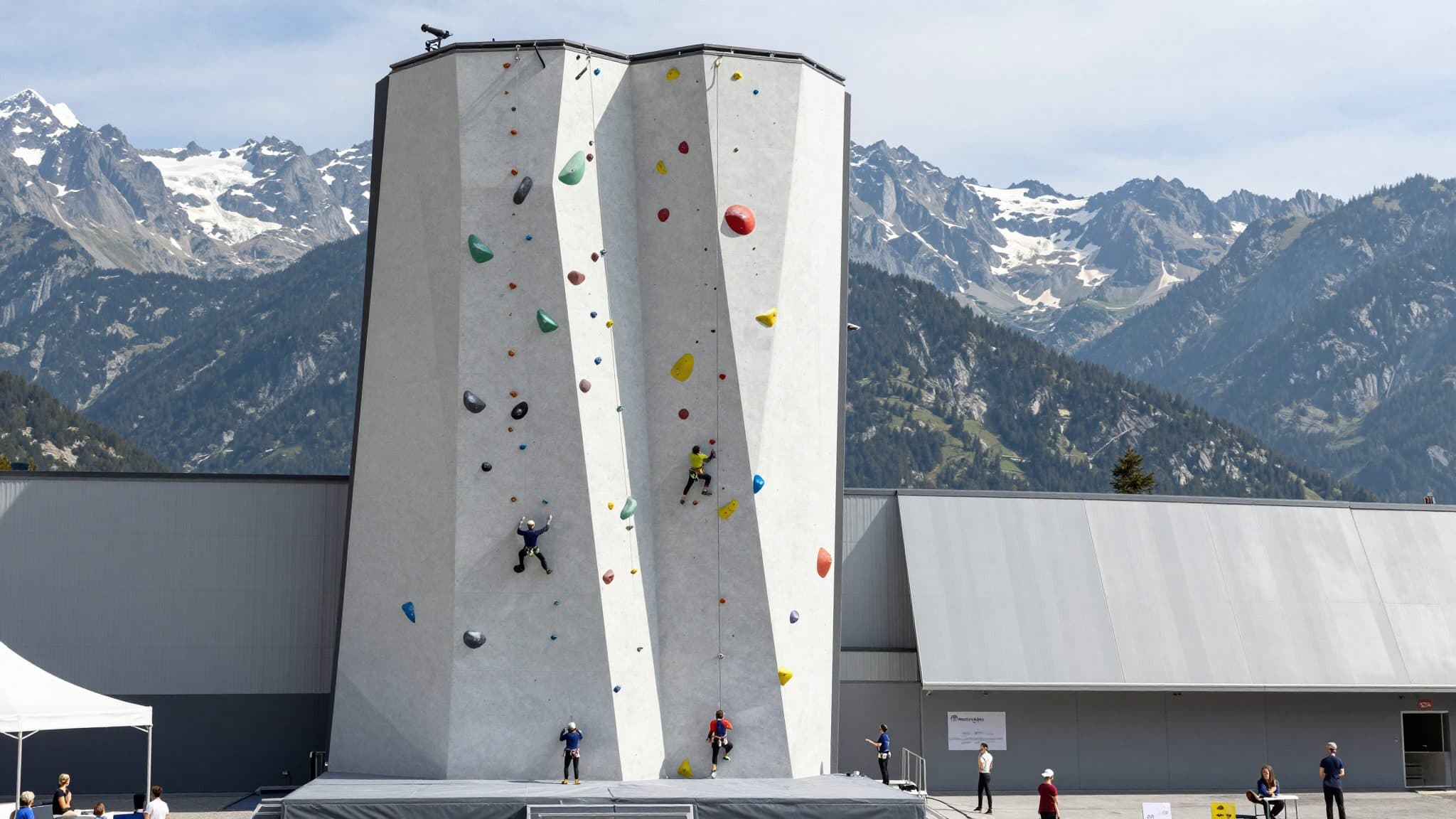 Jessica Pilz reaches the final again at the Climbing World Cup in Chamonix