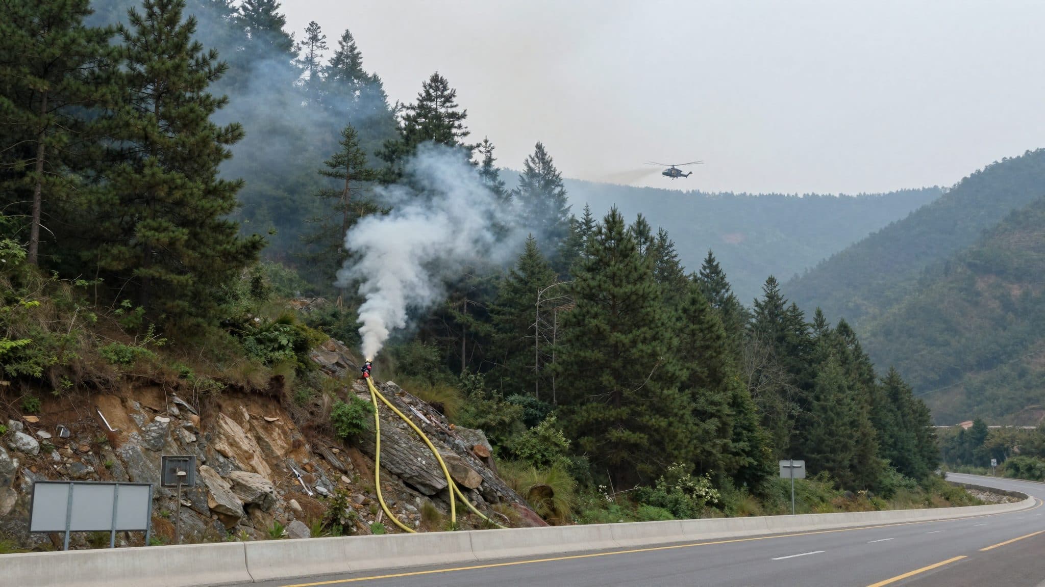 Forest fire near Pernegg: Over 100 emergency personnel battle flames in steep terrain