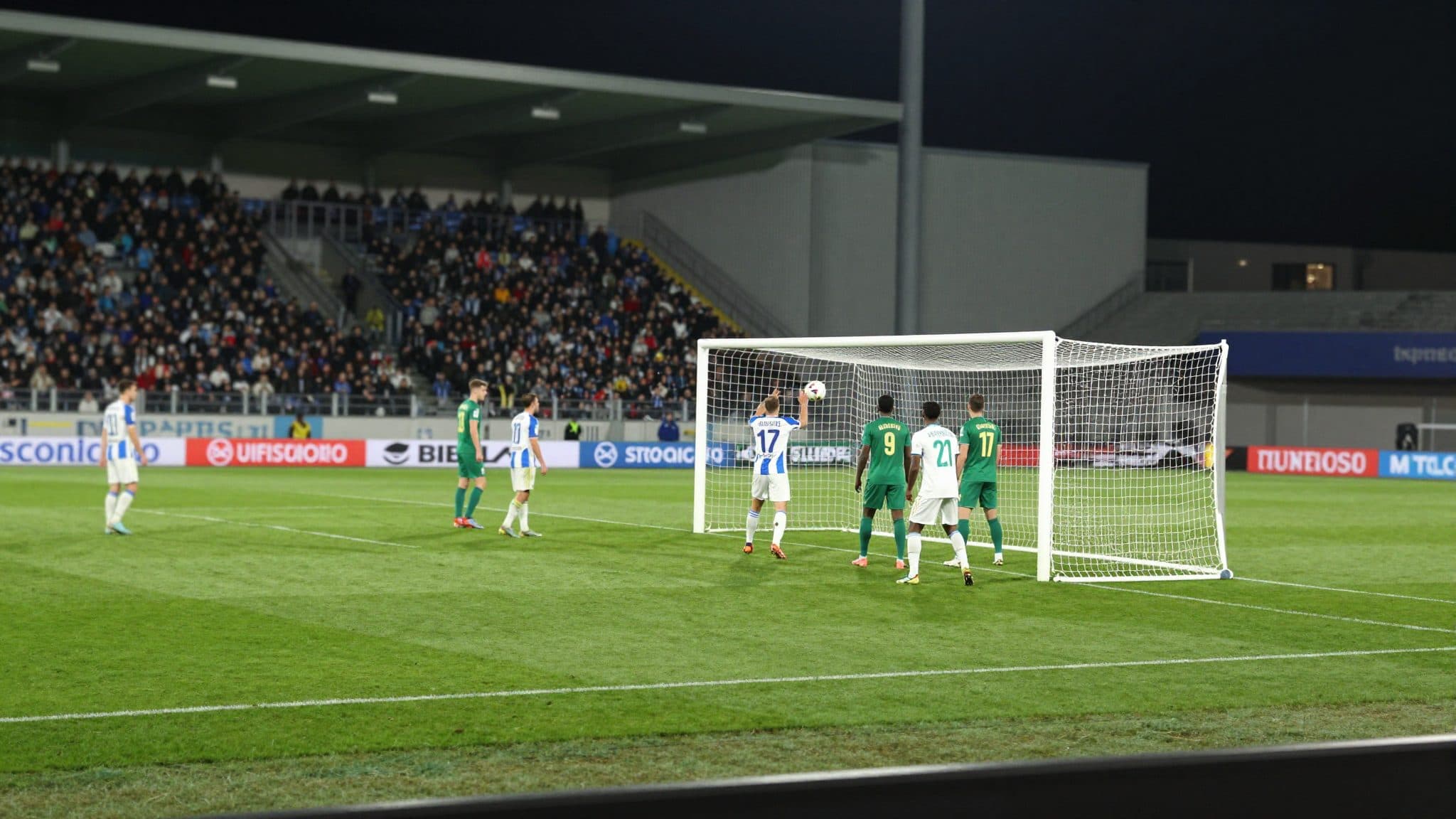 Blau-Weiß Linz celebrates clear victory in top match against Wacker Innsbruck