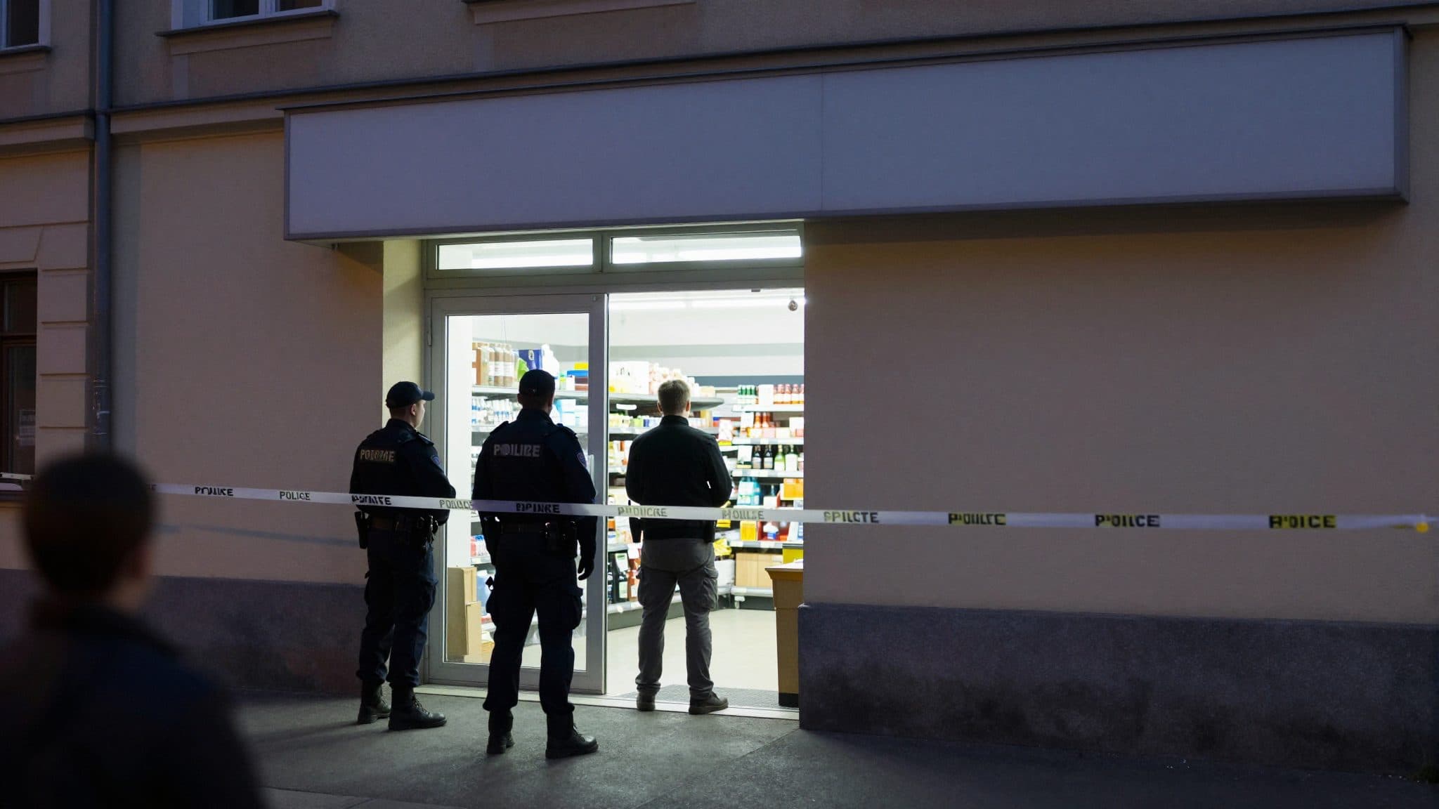 Vienna: Man suspected of harassing teenagers in supermarket