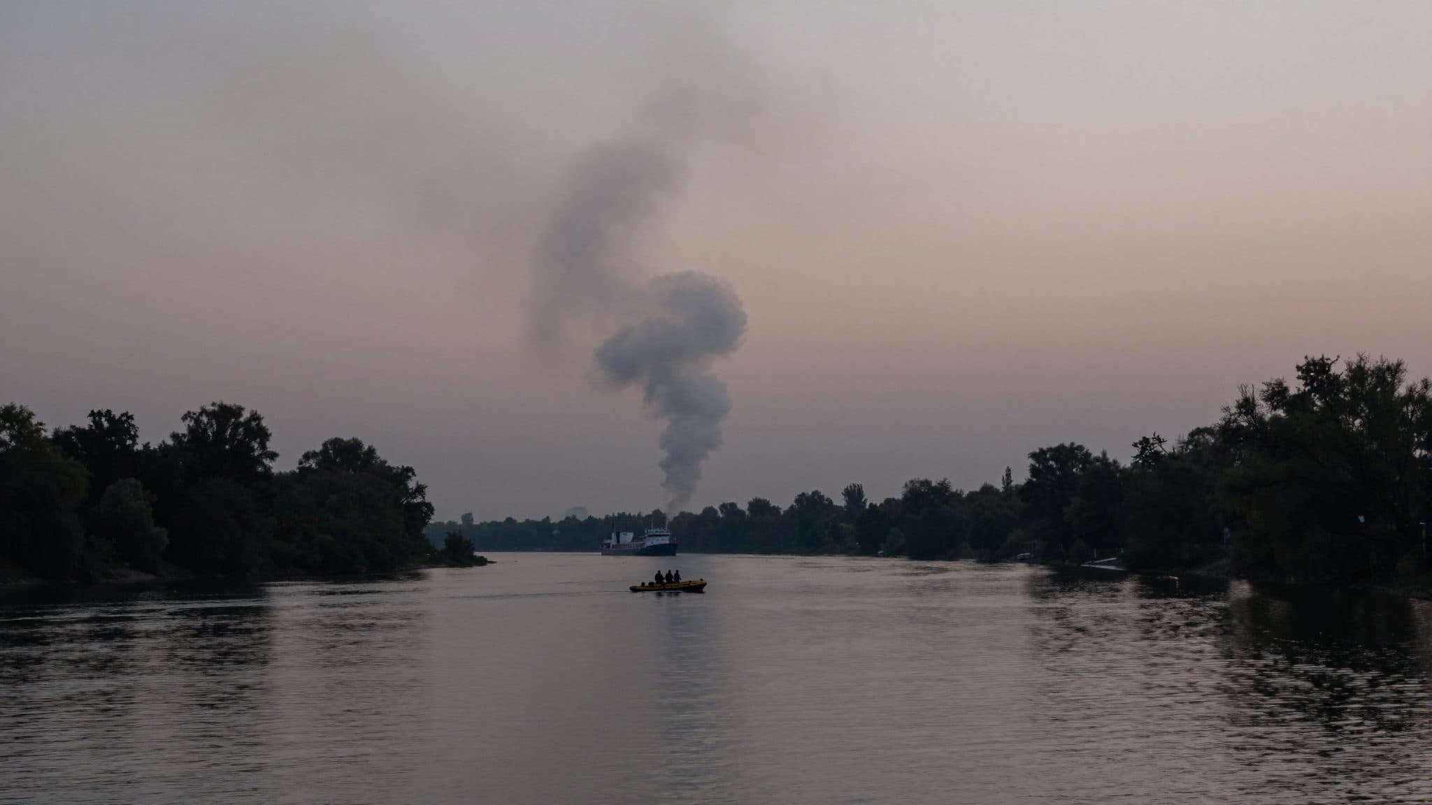 Sport boat fully ablaze on the Danube near Wallsee