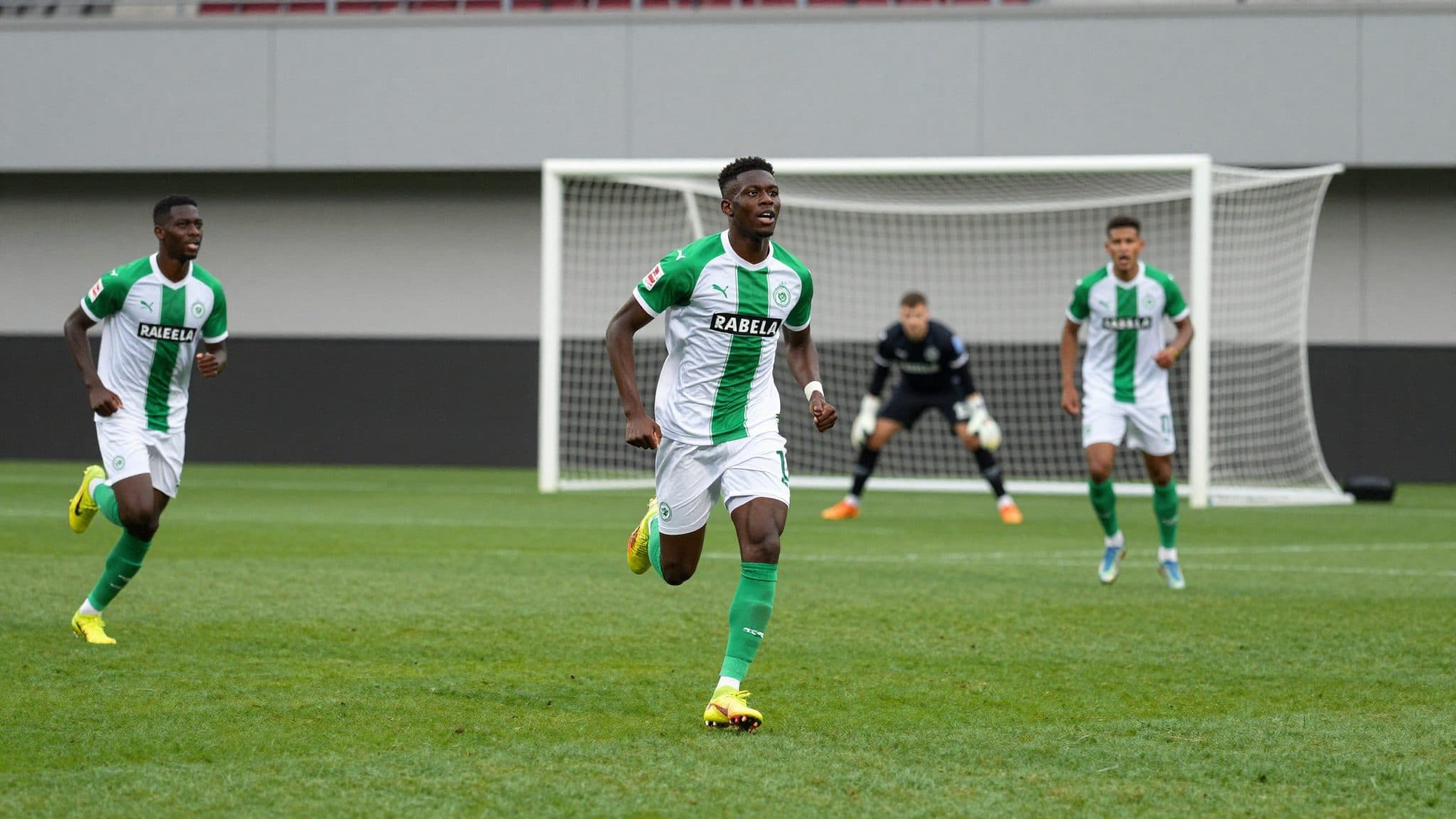 Austrian Bundesliga: Rapid jumps to the top after a 2-1 win, WAC hold Salzburg to a 1-1 draw