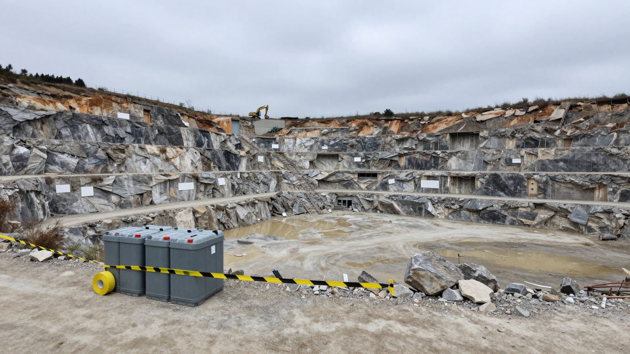 Burgenland reviewing closed quarries as sites for asbestos landfills