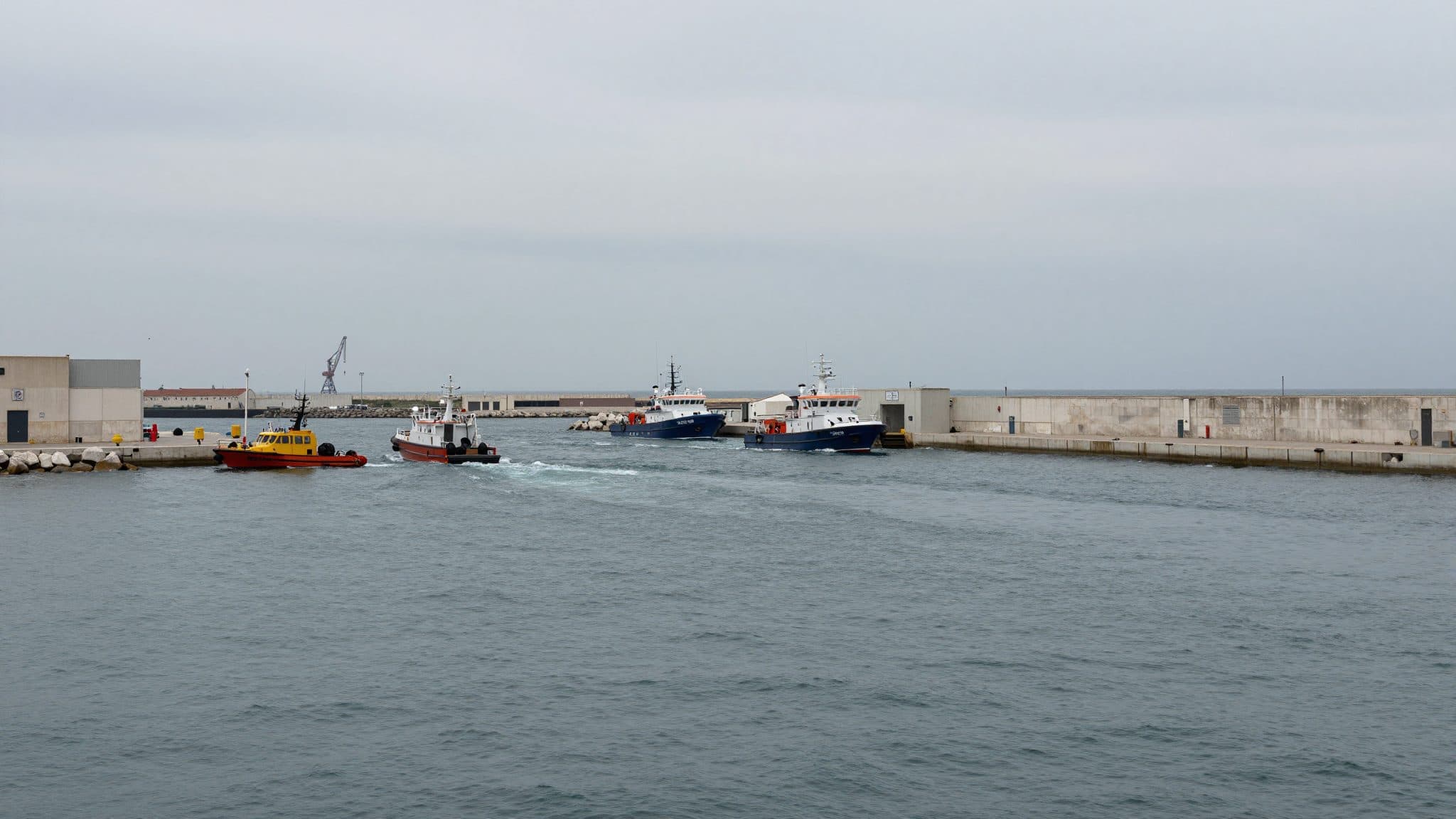 Motorboat with ten Austrians capsizes off Trieste – search operation underway