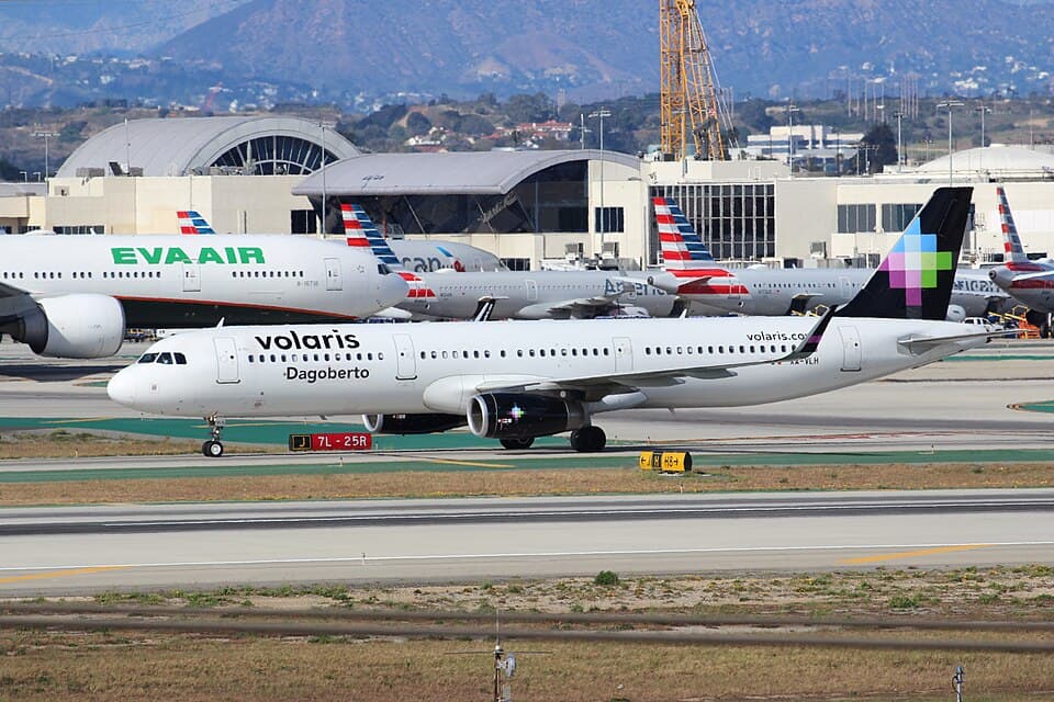 423 7-3-20 XA-VLH Los Angeles (52619758153)